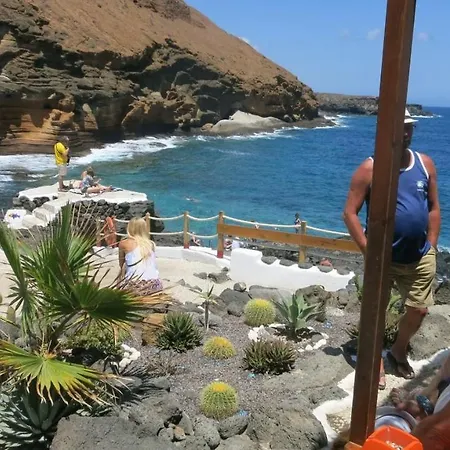 With Large Relax Terrace And Equipment Lägenhet *